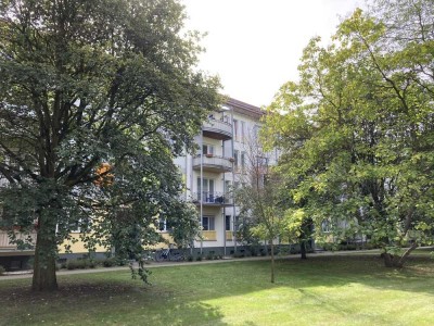 Helle Wohnung mit Balkon im DG