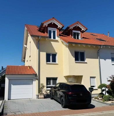 Gehobene Doppelhaushälfte in Hockenheim zu verkaufen / vermieten