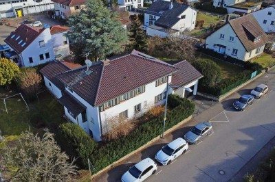 Exklusive Stadtvilla mit großzügigem Grundstück, Garten mit Teich & Garage in TOP-Lage