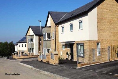 Einfamilien-Reihenendhaus mit Schuppen