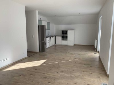 Moderne 3 Zimmerwohnung mit Balkon