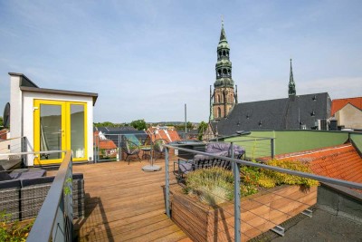 SELBSTNUTZUNG & ANLAGE MIT EINBAUKÜCHEN, BALKON & DACHTERRASSE IM ZENTRUM !