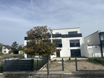 *SUNNA-Sonnengöttin* - MODERNE NEUBAU - 3- ZIMMER - WOHNUNG MIT *** LOGGIA, BALKON*** und PARKPLÄTZEN !!!