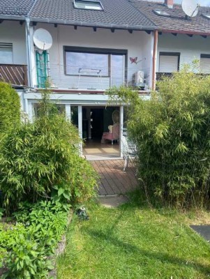 Charmantes, modernisiertes Reihenmittelhaus in ruhiger Lage von Schwabach