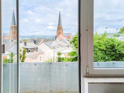 Ihr Zuhause zum Wohlfühlen: Offene Maisonettewohnung - 25, Zimmern, Galerie+sonnenverwöhntem Balkon