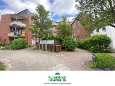 Gepflegte 2-Raum-Wohnung mit Loggia und 2 Garagen