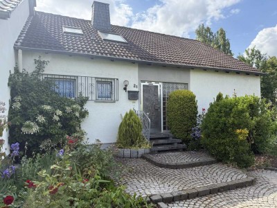 Befristet bis max. 31.07.29 zu vermieten. Doppelhaushälfte in sehr attraktiver Lage von Lechenich.