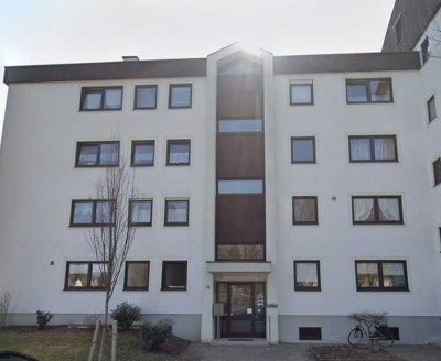 Erstbezug mit Balkon und EBK: Freundliche 3-Raum-Dachgeschosswohnung mit geh. Innenausstattung
