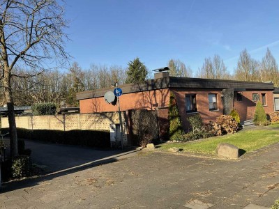 Sehr gepflegter Bungalow mit gehobener Innenausstattung, großem Garten und teilüberdachter Terrasse