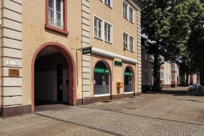 Gut gelegene 3-Zimmer-Wohnung in der Innenstadt // 1.OG links