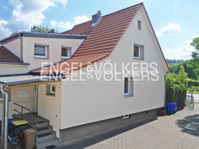 Solide und sanierte DHH mit viel Platz