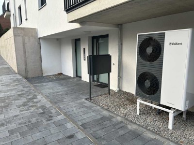 Hochwertiger Neubau nach KFW 40 mit Garten