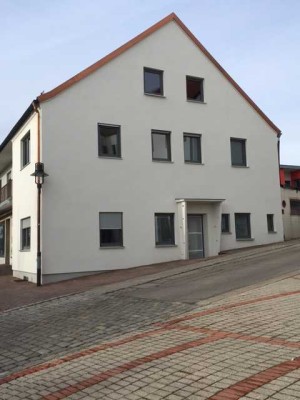 Helle, großzügige 4-Zimmer-Wohnung mit Terrasse in Schweitenkirchen