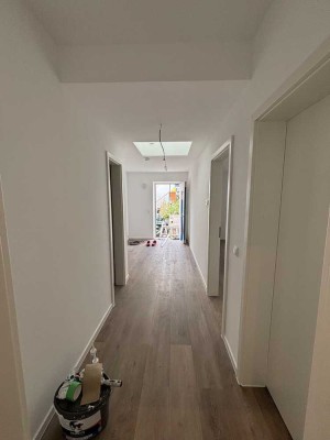 Weiterstadt-Kernstadt. Neubau-Erstbezug. Erdgeschoss mit Freisitz