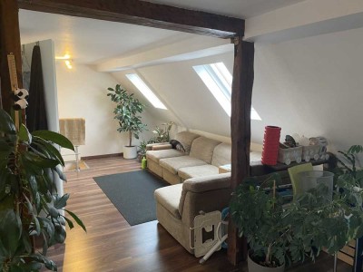 Modernisierte Wohnung mit drei Zimmern sowie Balkon und Einbauküche in Kaiserslautern