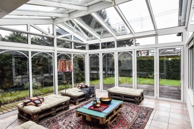 Stilvolle Erdgeschosswohnung 
mit Wintergarten, in Toplage