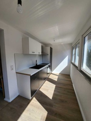 2-Zimmer-Wohnung mit Dachterrasse und Einbauküche auch möbiliert für Pendler ideal für Metzingen