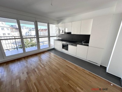 UNBEFRISTET - tolle Loggia - Helle 5-Zimmer Neubau Maisonette-Wohnung mit separater Küche, Lift, Gartennutzung und Garagenplatz optional