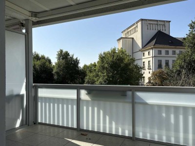 Ganz oben, gemütlich mit Balkon