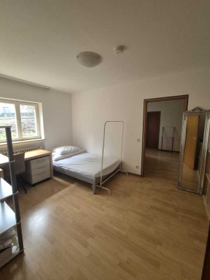 2,5-Zimmer-Wohnung in bester Lage in Reutlingen, ruhige Wohnstraße - perfekt als erste Wohnung