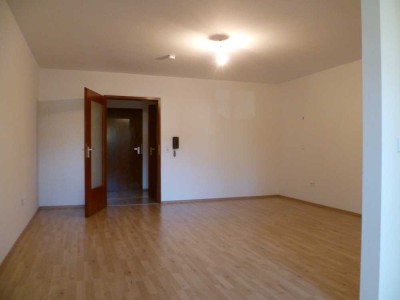 Gepflegte 1-Zimmer-Erdgeschosswohnung mit Loggia in Schweinfurt