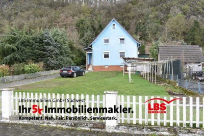 Einfamilienhaus mit großem Grundstück