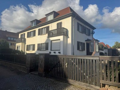 Charmante Doppelhaushälfte mit 2 Garagen u. gepflegtem Grundstück in begehrter Lage von Radebeul-Ost