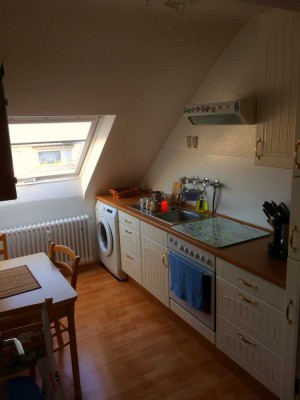 Ruhige 3 Zimmer Dachgeschoss Wohnung in Meerbusch-Strümp