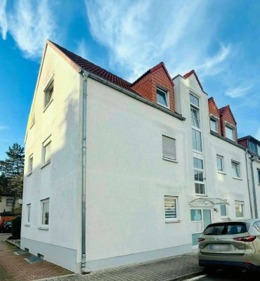 Mombach: Solide Souterrain-Wohnung mit Terrasse und Stellplatz