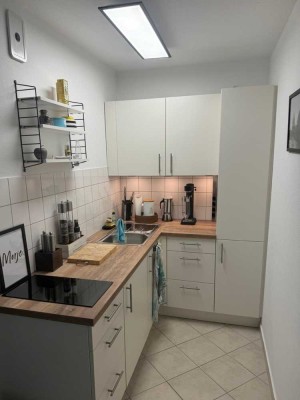 Stilvolle, modernisierte 1-Raum-EG-Wohnung mit gehobener Innenausstattung mit EBK in Köln Weiden