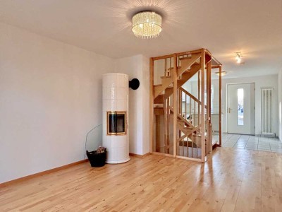 Arbeiten am Flughafen - Leben im beliebten Erding: Modernes Townhouse mit schönem Garten