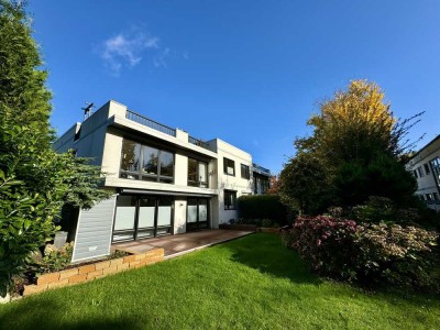 Lichtdurchflutete Wohnung mit  3 Zimmern und Dachterrasse in Meckelfeld