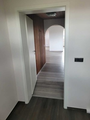 750 € - 86 m² - 3.0 Zi.