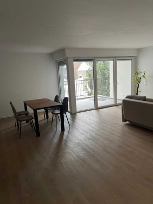 Moderne Neubauwohnung mit großem Balkon & Einbauküche – 81 m² Wohnkomfort