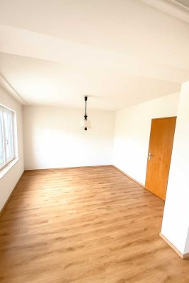 Charmantes Reihenhaus mit Garage in Ettringen, 4 Zimmer