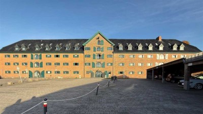 Rarität: Bezugsfreie 2-Zimmer-Wohnung mit Fördeblick und Stellplatz // Kanalpackhaus, Holtenau