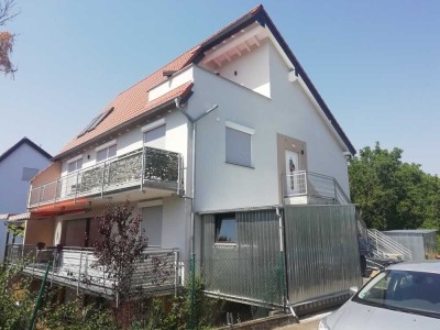 Freundliche 6-Zimmer-Maisonette-Wohnung mit geh. Innenausstattung mit Balkon und EBK