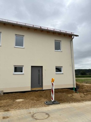 Moderne Neubau-Doppelhaushälfte inkl. Garten und Carport - Oberfeldring 20, 85419 Mauern