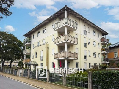 Großzügige helle Wohnung mit Balkon und Tiefgarage