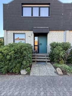 Preiswertes 4-Zimmer-Reihenendhaus mit gehobener Innenausstattung und EBK in Wunstorf