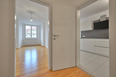 Zentral gelegen Wohnung mit 2 Zimmer plus Wohnküche!