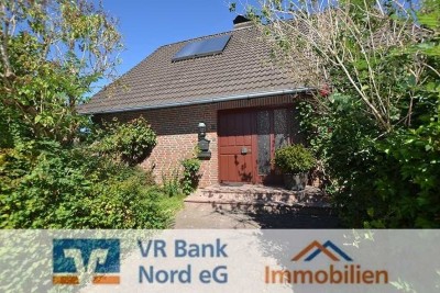Vollunterkellertes Einfamilienhaus auf eingewachsenem Grundstück