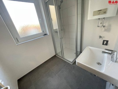 Neu sanierte 3 Zimmer-Wohnung mit Balkon!