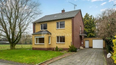 Einziehen und Wohlfühlen! Einfamilienhaus mit großem Grundstück, Garten, Terrasse und Garage