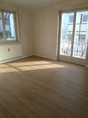 Gepflegte 4-Zimmer-Wohnung mit 2 Balkone und EBK in Winnenden