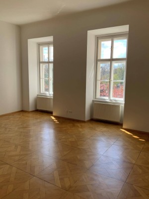 Altbauwohnung mit 3 Zimmern und Aufzug am Opernring