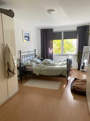 Grosszügige, vollmöblierte 2-Zimmer Wohnung mit Balkon zur zeitweisen Vermietung (bis 30.06.2026)