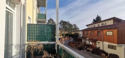 GROSSZÜGIGE RUHELAGE MIT SONNENBALKON