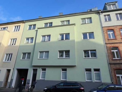 "Heißbegehrte" Altbaucharme -3- Zi. ETW mit Balkon/Stellplatz in K-Lindenthal