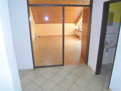 Provisionsfrei, zentrale 3 ZKBB Dachgeschosswohnung in Ibbenbüren zu verkaufen